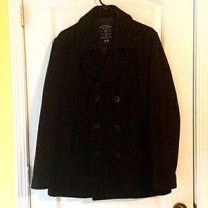 Beautiful men's peacoat from American Eagle Outfitters, size medium.